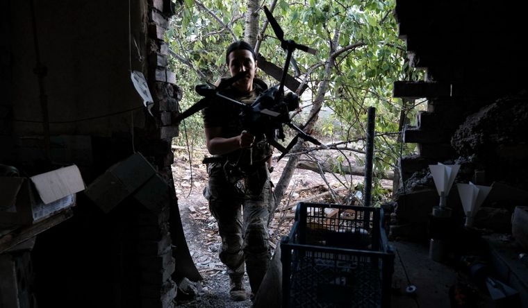 Ucrania lanzó en suelo de Rusia casi cien drones y recibió muchos más. Foto Efe