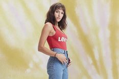 Candela Vetrano te enseña a combinar colores fuertes en looks para todos los días. Foto: Diario Hoy