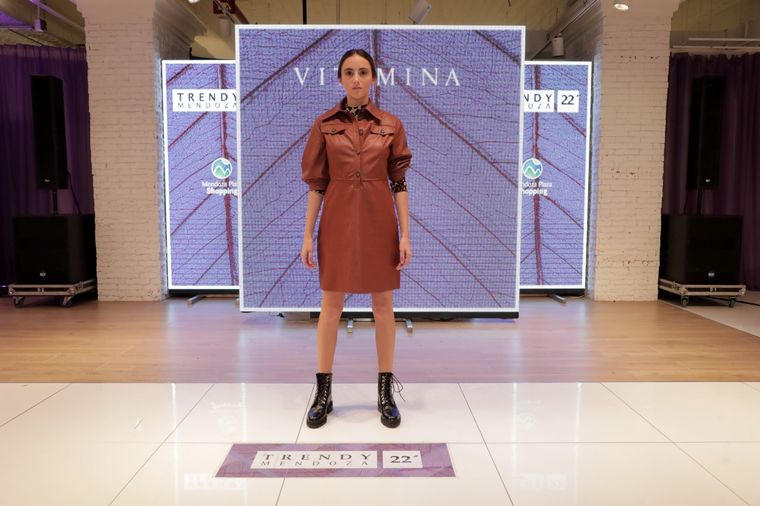 El cuero sigue vigente esta temporada de otoño invierno y es un gran ítem de moda. Foto: Nacho Gaffuri