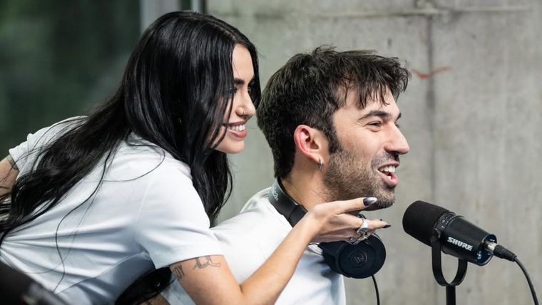 El día que Lali visitó a Pedro en su trabajo. El día que Lali visitó a Pedro en su trabajo.