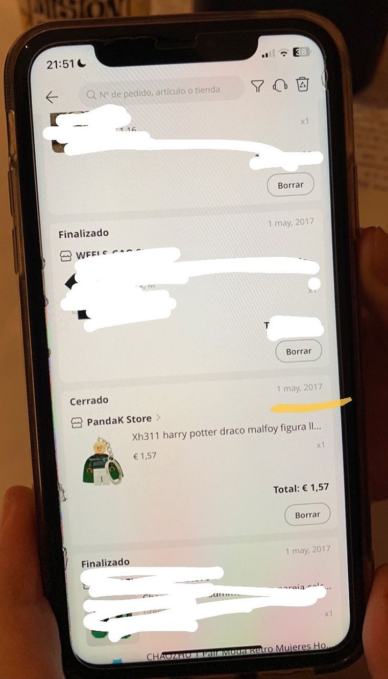 La joven cerró la compra en 2017, pero le llegó esta semana Foto: Twitter/@laurss14