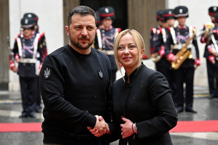 El presidente ucraniano y la primera ministra italiana, Meloni. Foto: Telam