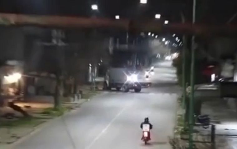El camionero fue imputado por el delito de homicidio culposo agravado por la conducción de un vehículo con motor y por darse a la fuga. Foto: Captura de video