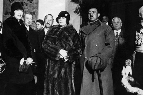 La reina Soraya junto a su esposo en una visita oficial en París en 1928. Foto: ULLSTEIN BILD VIA GETTY IMAGES Foto: ULLSTEIN BILD VIA GETTY IMAGES