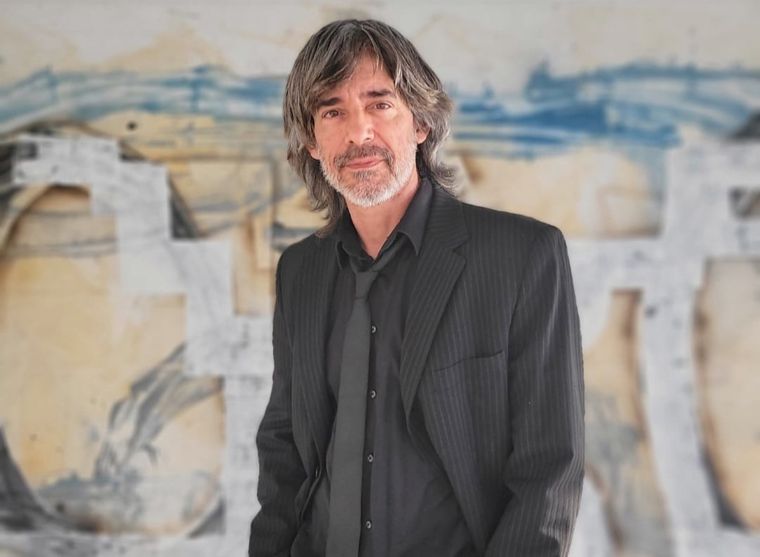 Adrián Lirman es un artista argentino reconocido aquí y en el exterior y con una larga carrera como docente en el arte visual.