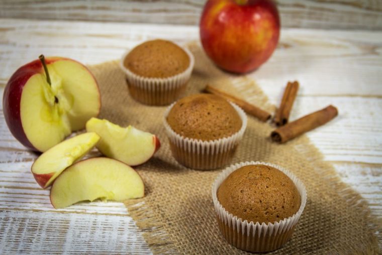 Estos muffins de manzana son una excelente opción para tus postres. Foto: Shutterstock
