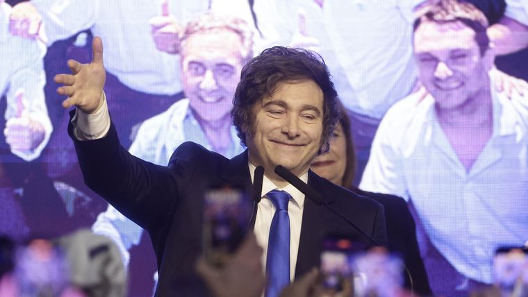 Según la inteligencia artificial, la Argentina podría entrar en una etapa de orden gradual y estabilidad si el Gobierno sostiene sus principales metas económicas. Según la inteligencia artificial, la Argentina podría entrar en una etapa de orden gradual y estabilidad si el Gobierno sostiene sus principales metas económicas.