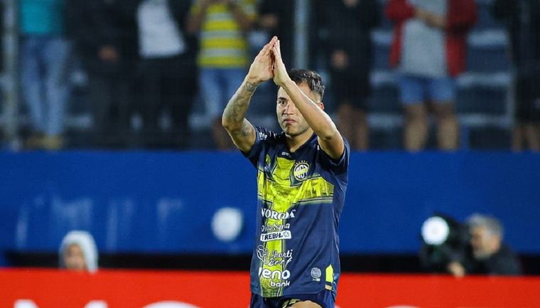 El mendocino convirtió, se sacó la camiseta e inmediatamente pidió disculpas.