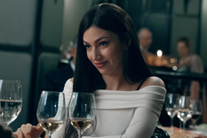 El espeluznante hecho real que Netflix convirtió en una exitosa miniserie Úrsula Corberó ha participado en series como El internado, La casa de papel, Anclados, entre otras. Foto: Netflix