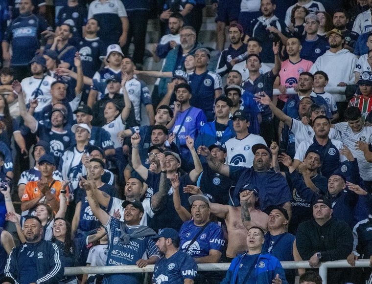 El relato de un hincha de Independiente Rivadavia sobre lo que fue la hazaña leprosa en Córdoba en vísperas de la final de Copa Argentina.