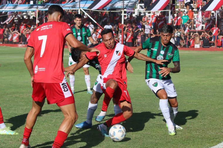 Maipú quiere imponerse como local. Foto: Prensa Maipú