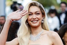 Gigi Hadid, con problemas de portación de marihuana al ser detenida en un aeropuerto.