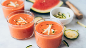 Esta receta es una adaptación moderna del gazpacho tradicional andaluz. Esta receta es una adaptación moderna del gazpacho tradicional andaluz.