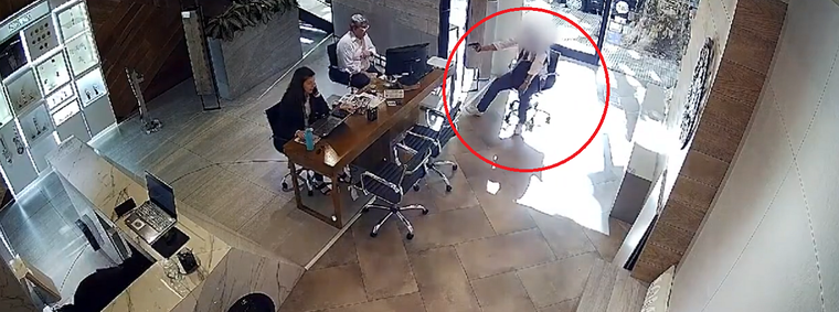 Millonario robo a un constructora Foto: captura video