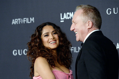 Salma Hayek llevó a los strippers de Magic Mike´s Last Dance a su casa y los recibió con su marido. ¿Cuál fue la reacción de François-Henri Pinault? Foto: Getty Images