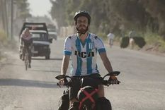 En 2017, Agustín recorrió 13.000 km en bicicleta, desde El Cairo hasta la Ciudad del Cabo.