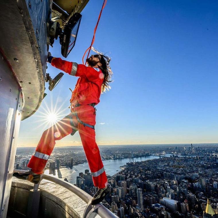 Jared Leto es la primera persona en escalar legalmente el Empire State de New York. Foto: Jared Leto / Instagram
