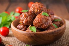 alta cocina, disfruta unas exquisitas albondigas con carne de puerco