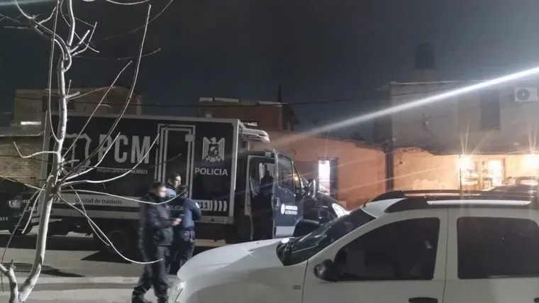 La Policia científica trabajo en el lugar de los hechos. La Policia científica trabajo en el lugar de los hechos.