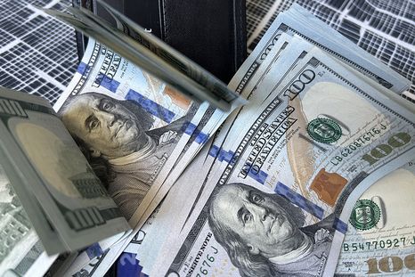 El dólar blue subió cinco pesos en la previa del lanzamiento del libro del Presidente. El dólar blue subió cinco pesos en la previa del lanzamiento del libro del Presidente.