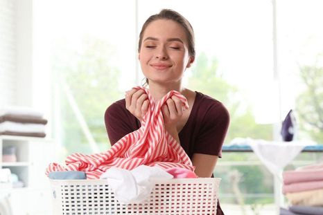 El uso del vinagre blanco a la limpieza de la ropa tiene importantes beneficios Foto: Shutterstock El uso del vinagre blanco a la limpieza de la ropa tiene importantes beneficios Foto: Shutterstock