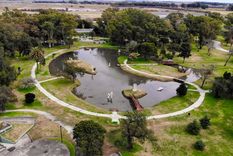 Este parque de aguas termales es una gran opción para descansar en verano.