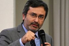 Juan Jiménez Mayor, exministro peruano de Justicia, advierte que Dina Boluarte conducirá un gobierno en crisis Foto: AFP