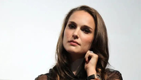 NATALIA PORTMAN ESTABA RODANDO EN BALTIMORE. SIN EMBARGO, SU GRABACIÓN SE SUSPENDIÓ POR UN INCIDENTE.