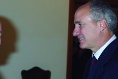 el papa francisco reza por el alma de cafiero