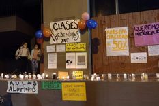 realizaron una vigilia en los colegios de la uncuyo en reclamo de presencialidad