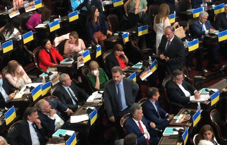 Uno de los referentes más importantes del PRO, Cristian Ritondo, terminó tomando la contundente decisión de abandonar el recinto. Este fue seguido por la mayor parte de la coalición de Juntos por el Cambio. Foto: Luciana Gesto - MDZ