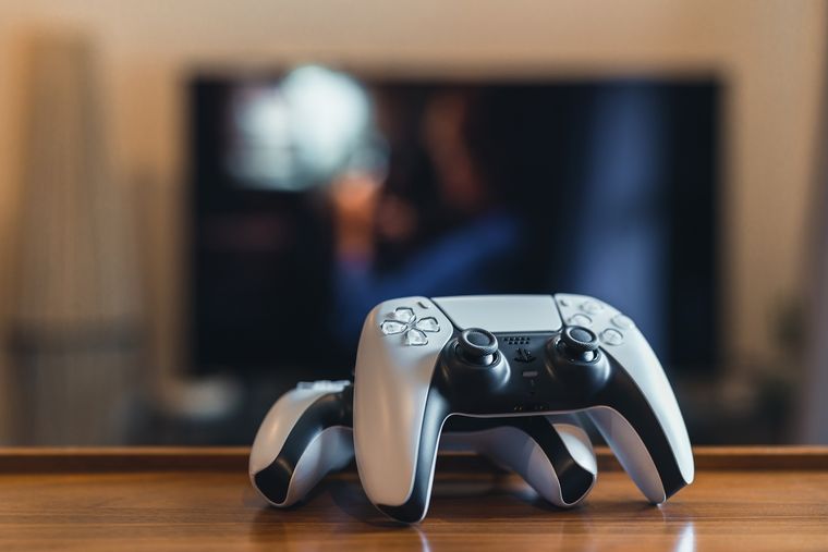 Consolas como PS5, Xbox o la Switch 2 rinden al máximo con cable Ethernet: menos latencia, partidas más fluidas y descargas mucho más rápidas. Consolas como PS5, Xbox o la Switch 2 rinden al máximo con cable Ethernet: menos latencia, partidas más fluidas y descargas mucho más rápidas.