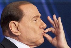 quien hace posible el eterno retorno de berlusconi