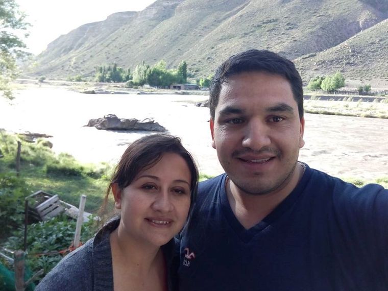 Ojeda y su esposa, la senadora Jésica Laferte Foto: Facebook