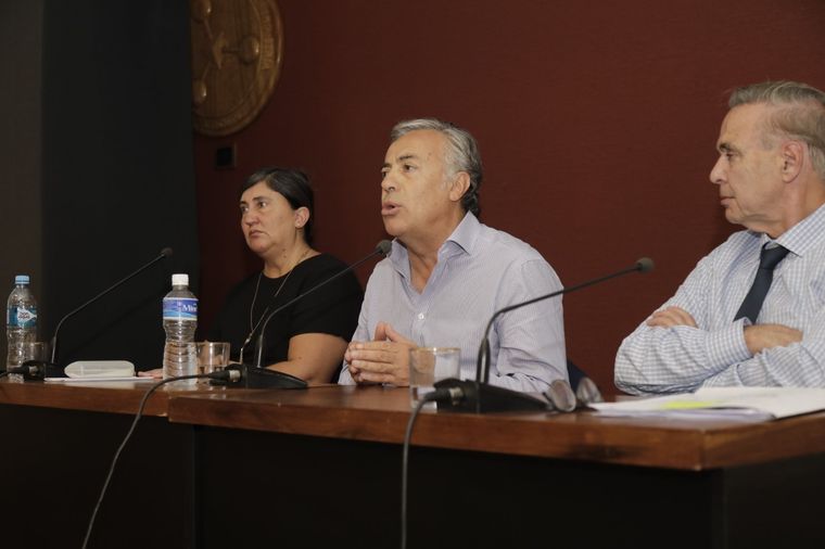 Cornejo y Pichetto aseguraron que darán una fuerte batalla para evitar el robo de tierras del Sur de la provincia Foto: Twitter Alfredo Cornejo