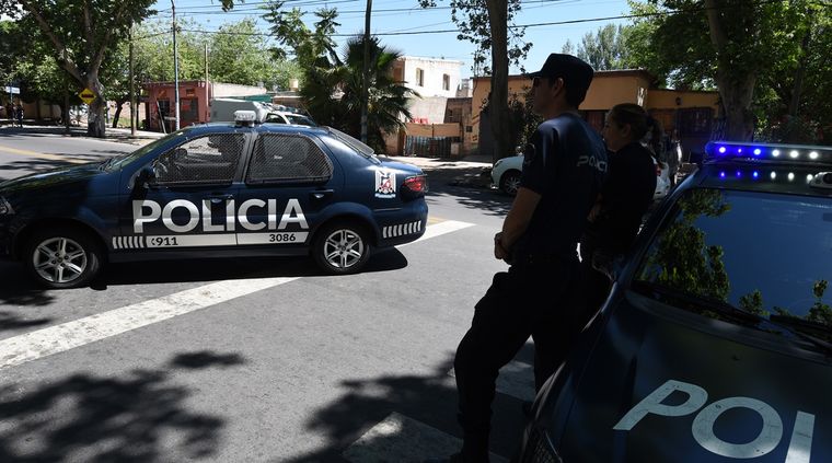 La cuarentena no detuvo a los delincuentes y dos negocios fueron asaltados en Guaymallén y Godoy Cruz
