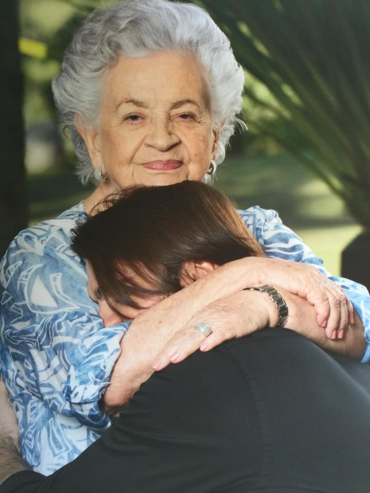 El cantante le dedicó un emotivo mensaje a su madre. El cantante le dedicó un emotivo mensaje a su madre.