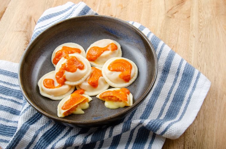 Sorrentinos de calabaza y mozarella con salsa rosada, by Chefexpress. Foto: Gentileza