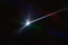La imagen muestra un rastro de escombros del asteroide golpeado por una nave espacial de la NASA que se extiende por miles de kilómetros. Foto: CTIO/NOIRLAB/SOAR/NSF/AURA/T KARETA, M KNIGHT