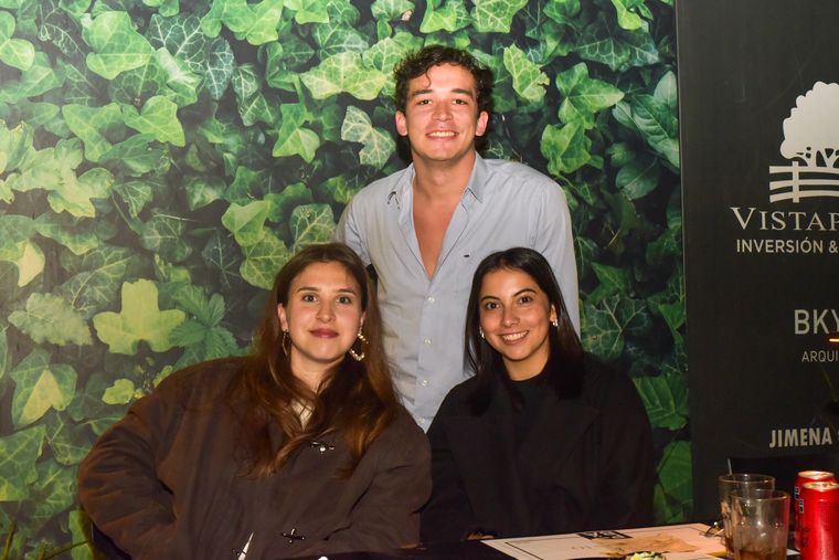 Guadalupe Barbeito Arizu, Nacho Estrada Pappalarda, Constanza Gómez. Guadalupe Barbeito Arizu, Nacho Estrada Pappalarda, Constanza Gómez.