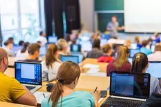 El profesor universitario hizo polémicos comentarios y causó el repudio de la comunidad judía