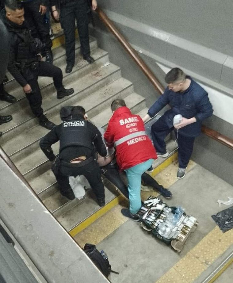 Apuñalaron a un hombre en la estación Palermo de la Línea San Martín Foto: X de @EmmaDalbe