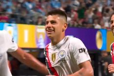 Bernardo Silva llenó de elogios a Claudio Echeverri.