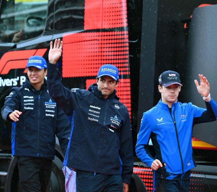 Franco Colapinto se mostró muy cerca de los pilotos de Williams Franco Colapinto se mostró muy cerca de los pilotos de Williams