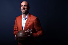Ginóbili fue incluido dentro del Salón de la Fama de la NBA. Ginóbili fue incluido dentro del Salón de la Fama de la NBA.