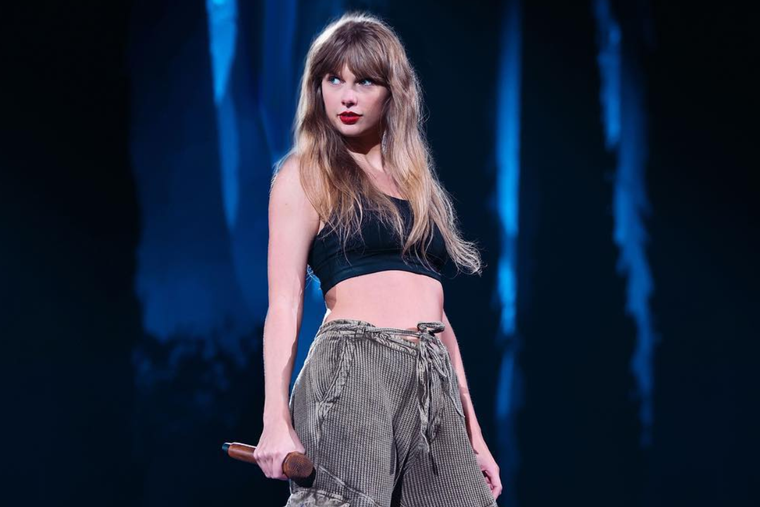 Taylor Swift tiene canciones con poderosas dedicatorias.