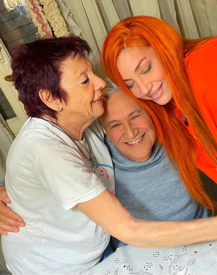Lourdes Fernández con su familia. Créditos: Instagram / lowrdez Lourdes Fernández con su familia. Créditos: Instagram / lowrdez