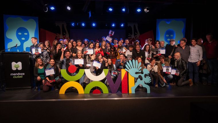 La gala en el Quintanilla distinguió a las mejores producciones, actuaciones y trayectorias del teatro local.