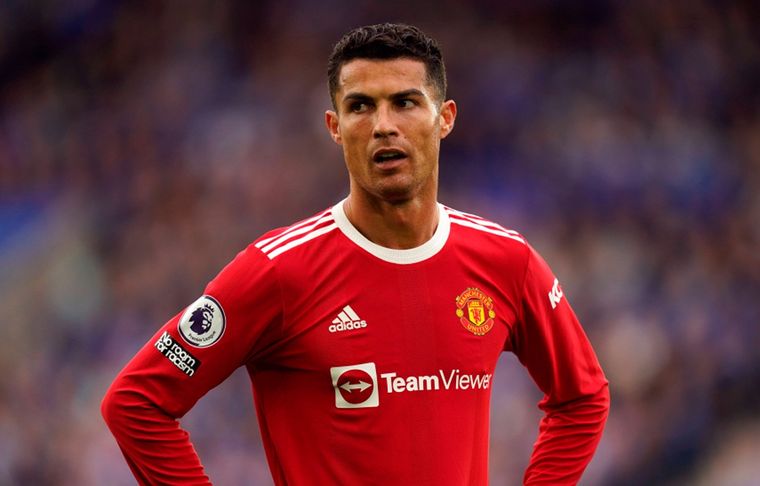 Oficial: Cristiano Ronaldo no es más jugador del Manchester United.