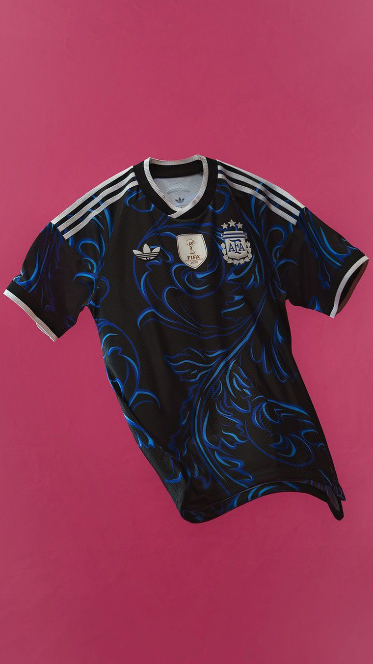 La nueva camiseta suplente de la Selecci&oacute;n argentina para la Copa del Mundo 2026.